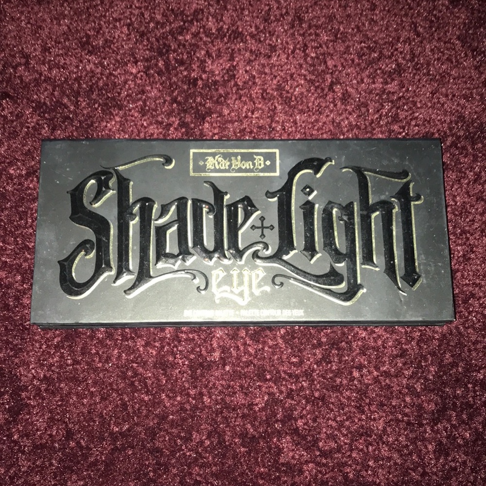 Kat Von D Shade and Light Eye